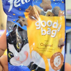 Felix Goody Bag Cat Treats – The Original (Chicken, Liver, Turkey), 60g (Pack of 8), Tasty Treats for Cats